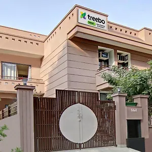 Treebo Trend Amexx Golf Course Road Hotel